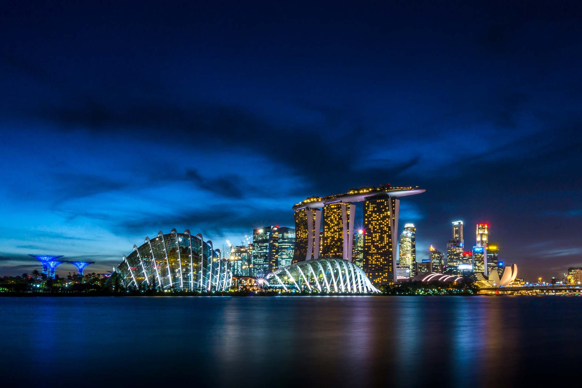 San Marina Bay, Singapore at night